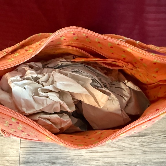 NWOT Vibrant Quilted Crossbody Bag in Orange - Picture 3 of 7